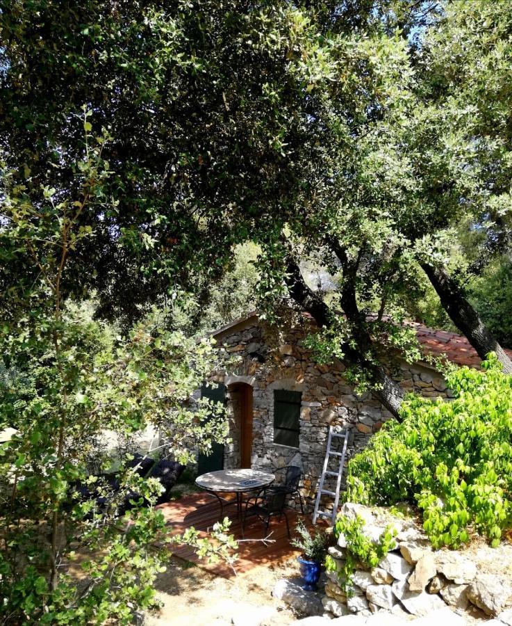 ホテル Les Cabanons Sainte Victoire エクステリア 写真