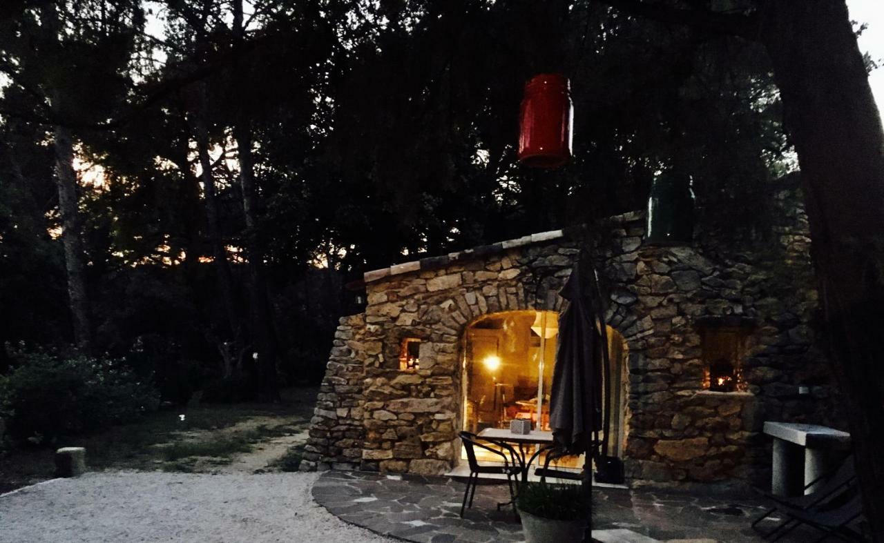 ホテル Les Cabanons Sainte Victoire エクステリア 写真