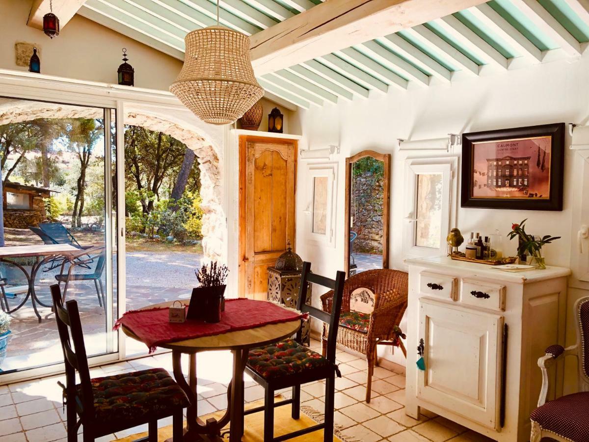 ホテル Les Cabanons Sainte Victoire エクステリア 写真